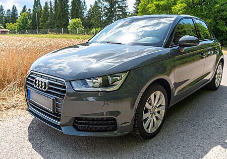 Audi A1 1.0 TFSI ultra Sportback | Nanograu Metallic