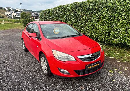 Opel Astra J Lim. 5-trg. Edition