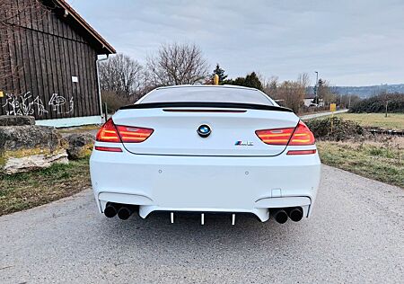 BMW M6 Coupé DEUTSCH*SCHECKHEFT*ORIGINAL