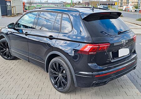 VW Tiguan Volkswagen 2.0 TDI R-Line Black Style IQ Light AHK