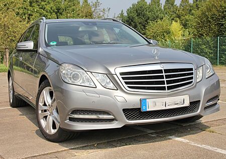 Mercedes-Benz E 200 T BlueEFFICIENCY AVANTGARDE AHK