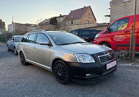 Toyota Avensis Combi Executive 1.8 Klima Tüv 01/2026