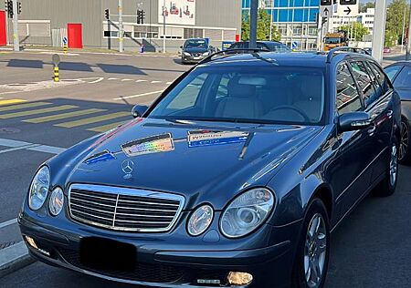 Mercedes-Benz E 200 KOMPRESSOR T CLASSIC Classic