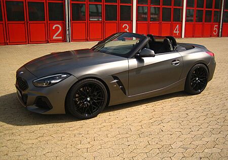 BMW Z4 sDrive30i M SPORTPAKET Individual Frozen Grey