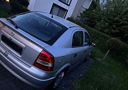 Opel Astra 1.6 Automatik -