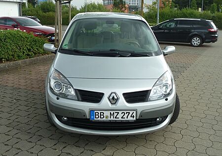 Renault Scenic Exception 2.0 16V Rentnerfahrzeug TÜV neu