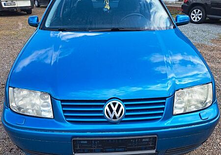 VW Bora Volkswagen 1.6 Basis Basis