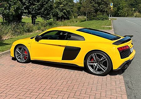 Audi R8 PERFORMANCE QUATTRO / Voll Carbon / V10 620PS