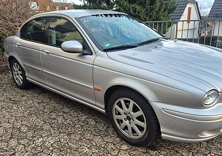 Jaguar X-Type 2 Liter V6 -