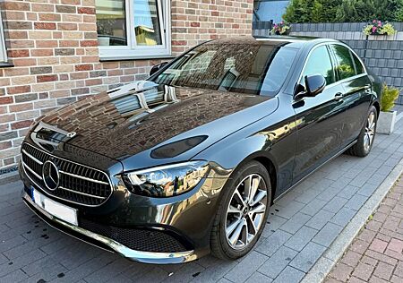 Mercedes-Benz E 220 d Autom. - Facelift - 360, Multibeam, MBUX
