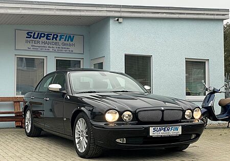 Jaguar XJ8 4.2 Liter Executive XENON PDC NAVI LEDER TV