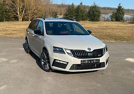 Skoda Octavia Combi RS 4x4 StHz Pano Canton