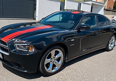 Dodge Charger 5.7 V8-HEMI DR. DRE MUSIK, FULL EXTRA