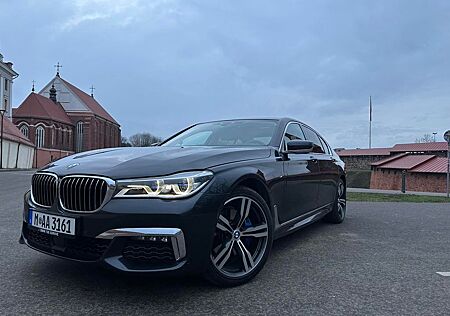 BMW 730d xDrive - AIR SUSPENSION, MPACK, DISTRONIC