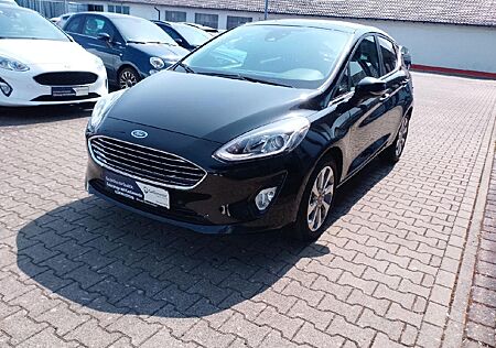 Ford Fiesta Titanium *Pano + Rückfahrkamera