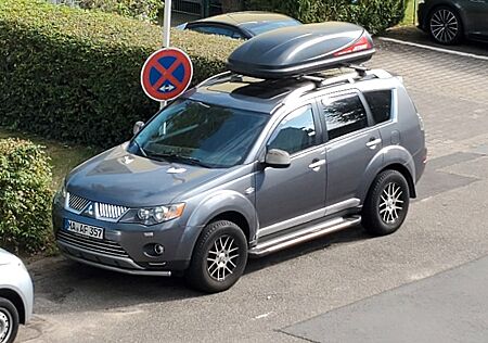 Mitsubishi Outlander 2.0 DI-D Instyle, Top Ausstattung