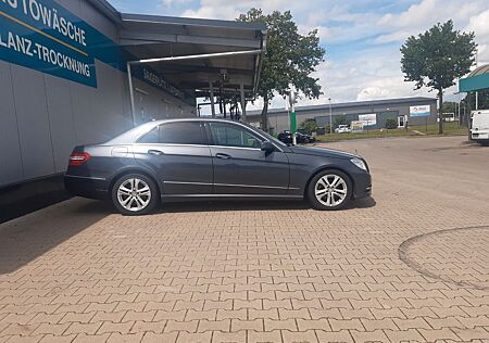Mercedes-Benz E 200 CDI BlueEFFICIENCY AVANTGARDE AVANTGARDE