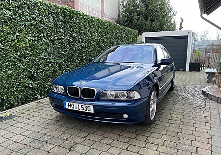 BMW 530i A - e39, Limousine, rostfreier Zustand