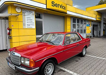 Mercedes-Benz 230