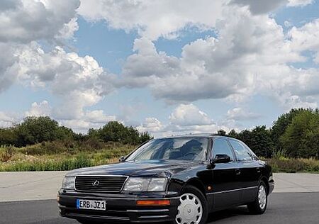 Lexus LS 400