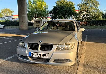 BMW 318i -