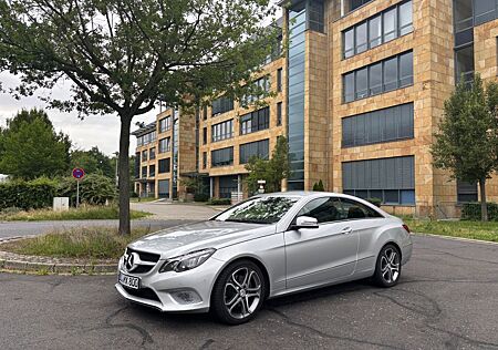 Mercedes-Benz E 220 Coupé CDI -