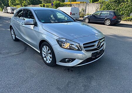 Mercedes-Benz A 180 CDI BlueEFFICIENCY Style,Navi,Sitzh.,PDC