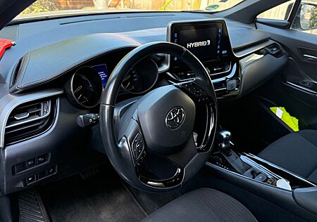 Toyota C-HR 1.8-l-VVTi Hybrid Style Selection Style...