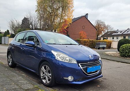 Peugeot 208 Allure | 5-Türer | 88 KW | TÜV neu