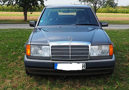 Mercedes-Benz 200 E H-Kennzeichen