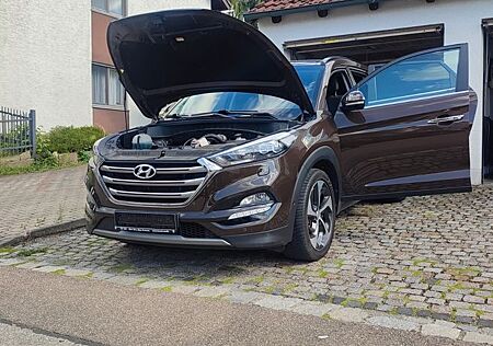 Hyundai Tucson 1.6 T-GDI Trend 4WD DCT Trend TÜV NEU!