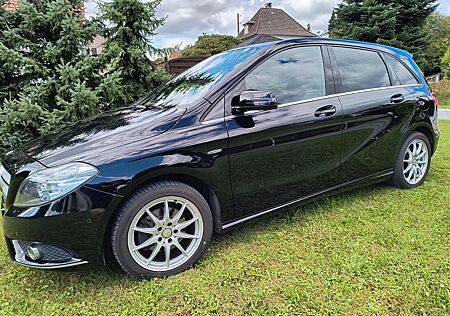 Mercedes-Benz B 180 BlueEFFICIENCY -