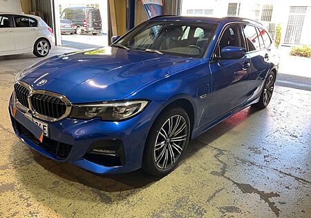 BMW 330 Baureihe 3 Touring e xDrive M Sport