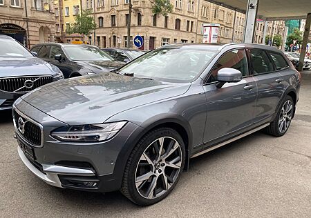 Volvo V90 Cross Country D5 AWD Pro PANO B&W HEAD-UP