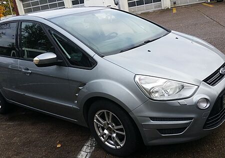 Ford S-Max 2,0 107 KW 7 Sitze neuer TÜV