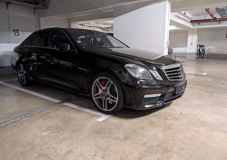 Mercedes-Benz E 63 AMG -SELTEN-MOTOR NEU-VOLL-PERFORMANCE