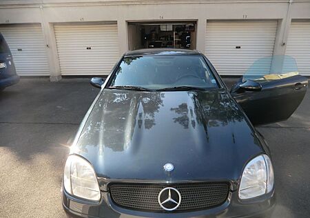 Mercedes-Benz 230