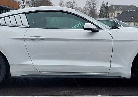 Ford Mustang 2.3 EcoBoost -
