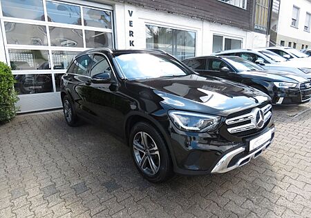 Mercedes-Benz GLC 220 d 4Matic / PANORAMA / I-HAND