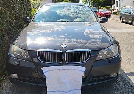 BMW 320d -