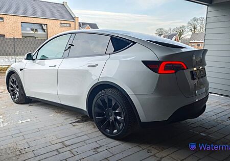 Tesla Model Y Long Range Dual Motor AWD TüV+Reifen NEU