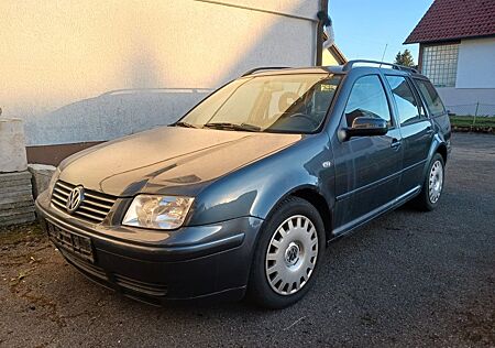 VW Bora Volkswagen 2.3 4motion Highline Variant Highline