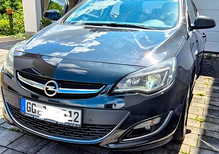 Opel Astra Sports Tourer mit neuem Tüv