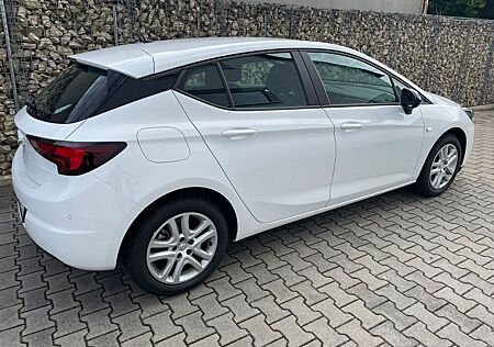 Opel Astra 1.2 Turbo Edition, neuw., 8-fach bereift