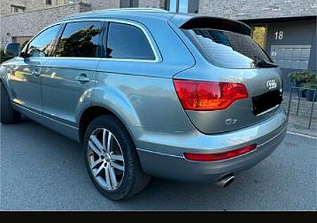 Audi Q7 4.2 FSI quattro tiptronic -