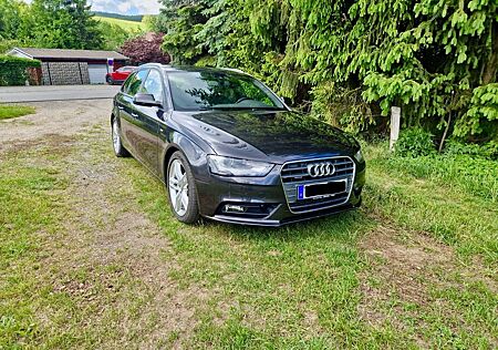 Audi A4 2.0 TDI 177PS*QUATTRO*S-LINE*XENON*NAVI*AHK