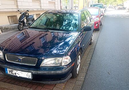 Volvo V40 1.6 -
