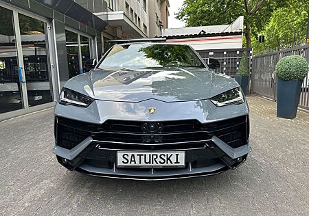 Lamborghini Urus S Wartung/Service NEU Akrapovic