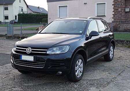 VW Touareg Volkswagen 3.0 V6 TDI Tiptr Exclusive BMT mit AHK