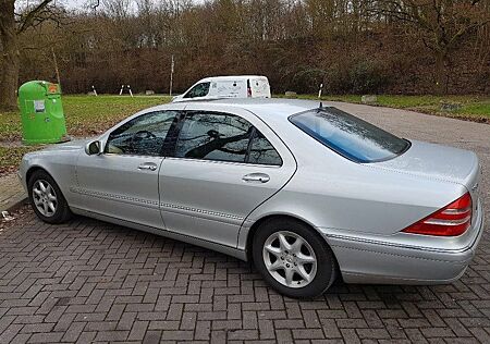 Mercedes-Benz 320